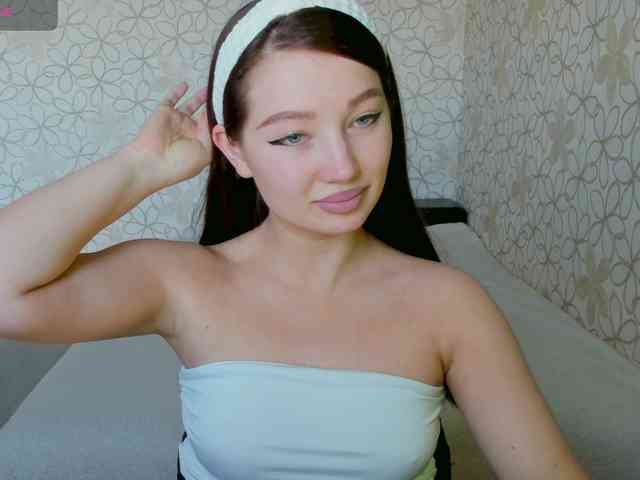 Model: LissaCristal