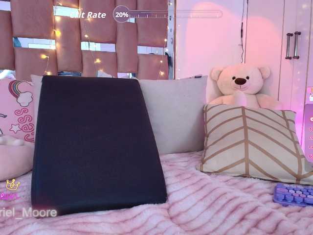 ArielMoore live cam on BongaCams