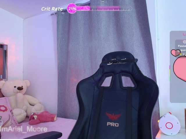 ArielMoore live cam preview