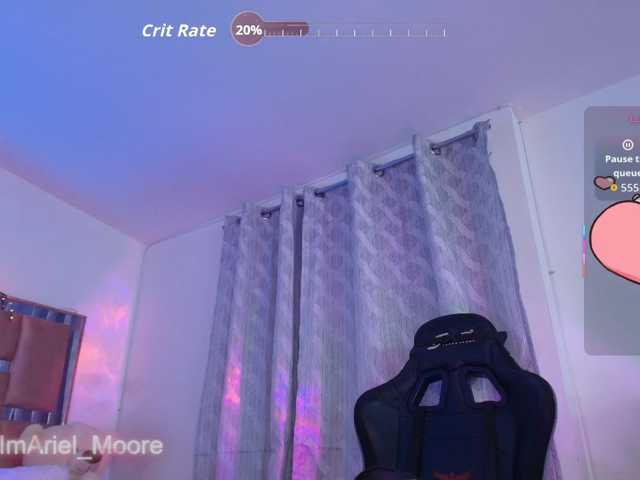 ArielMoore live cam preview