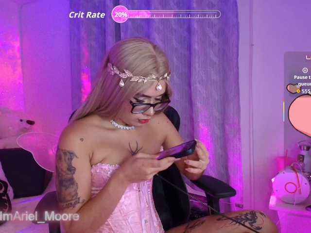 ArielMoore live cam preview