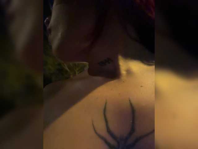 ArielMoore live cam on BongaCams