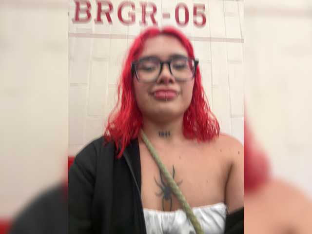ArielMoore live cam on BongaCams