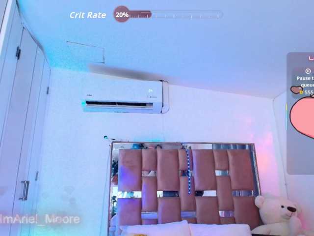 ArielMoore live cam on BongaCams