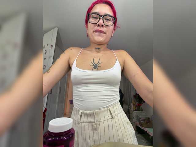 ArielMoore live cam on BongaCams