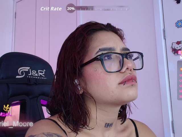 ArielMoore live cam on BongaCams