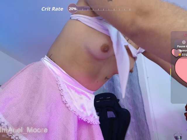 ArielMoore live cam preview