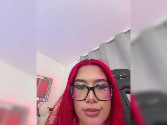 ArielMoore live cam on BongaCams