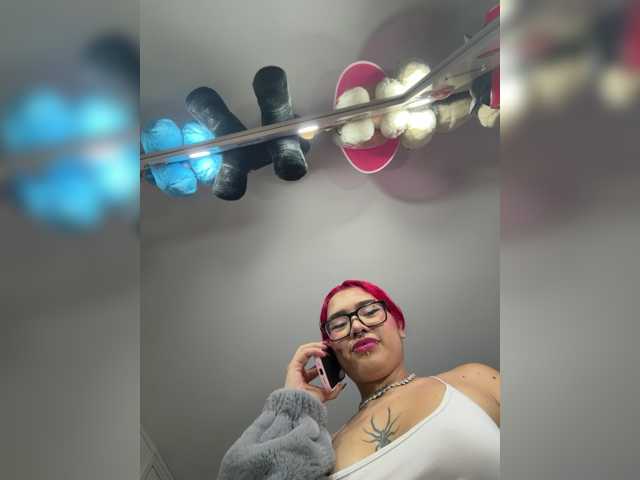 ArielMoore live cam on BongaCams