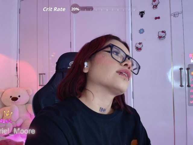 ArielMoore live cam on BongaCams