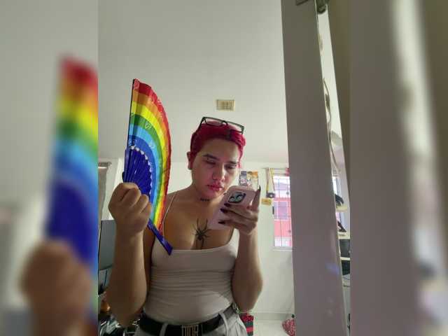 ArielMoore live cam on BongaCams