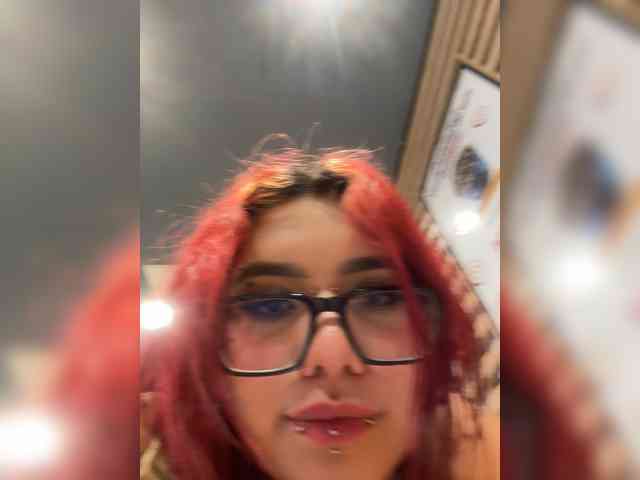 ArielMoore webcam