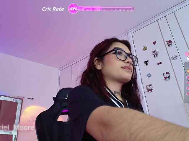 ArielMoore webcam