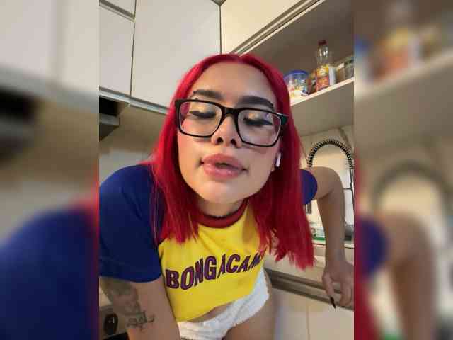 ArielMoore webcam
