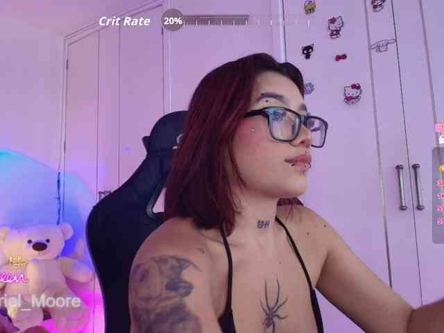 ArielMoore webcam