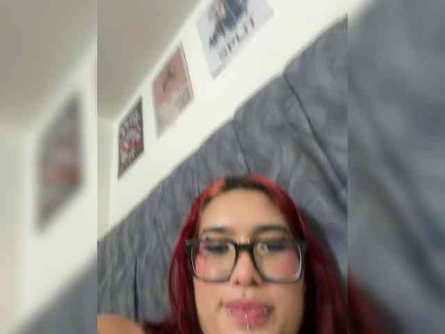 ArielMoore webcam