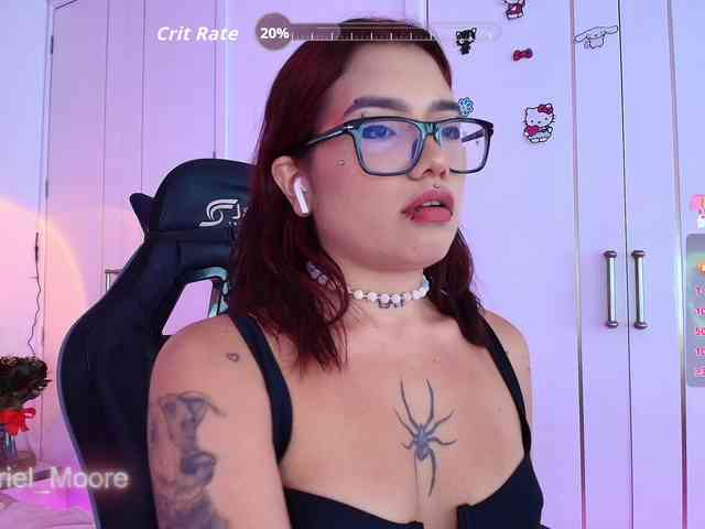 ArielMoore webcam