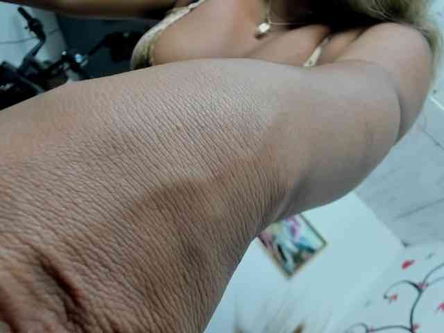 Clodymalla's cam show statistics and live stream