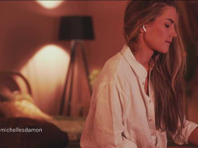 Astriad's BongaCams show and profile