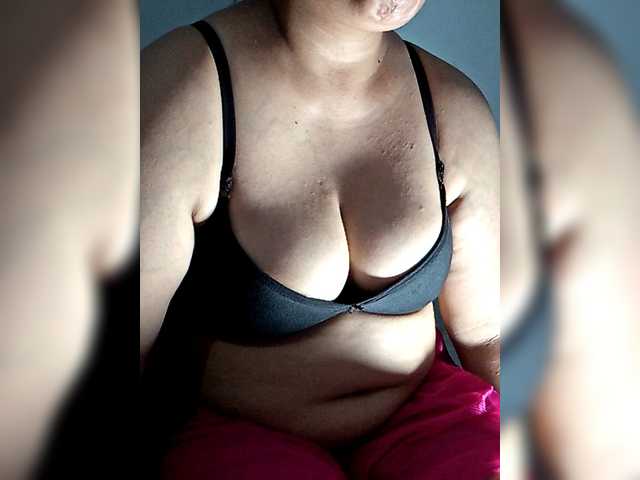 sexycharu live webcam show