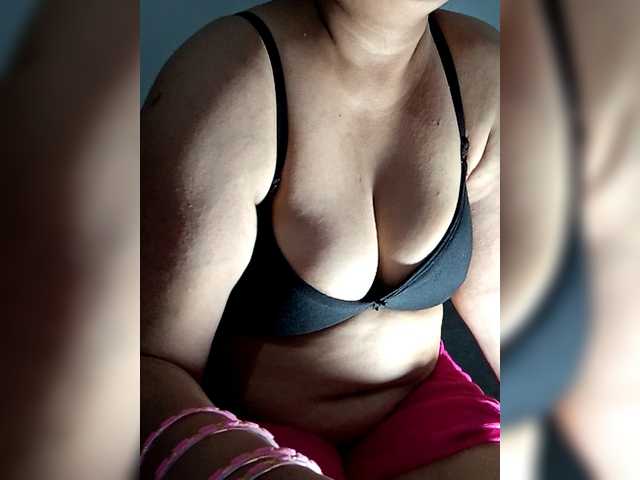 sexycharu live webcam show