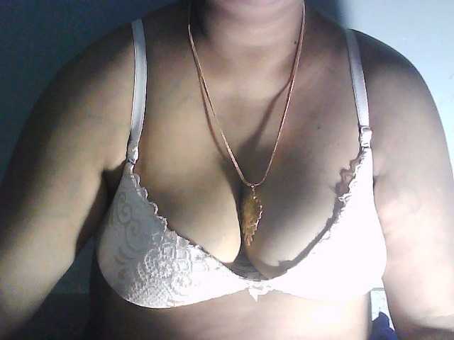 sexycharu live cam on BongaCams