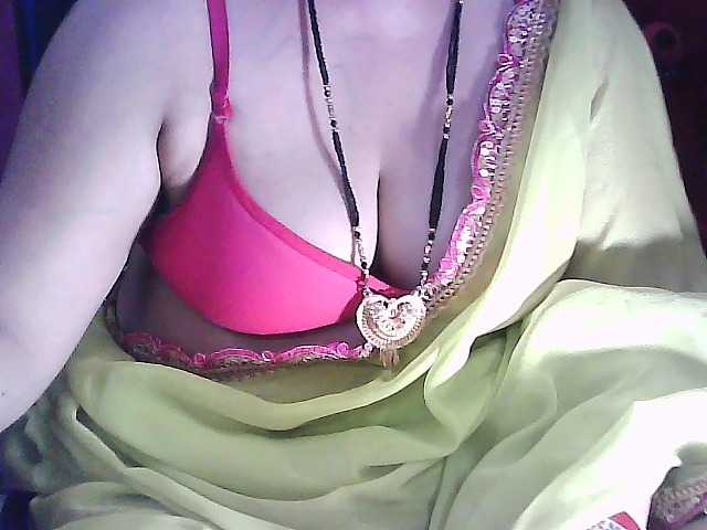sexycharu live cam on BongaCams