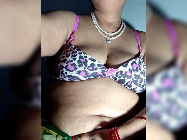 sexycharu, en directo ahora en BongaCams