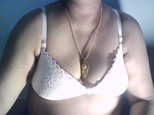 sexycharu live cam on BongaCams