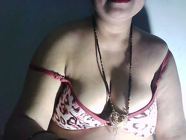sexycharu live cam on BongaCams
