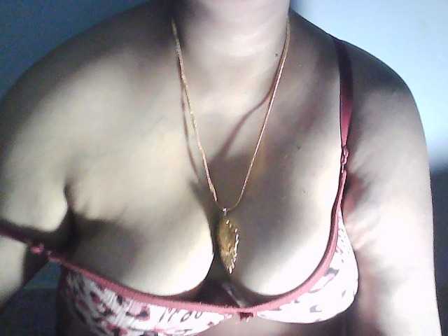 sexycharu live cam on BongaCams