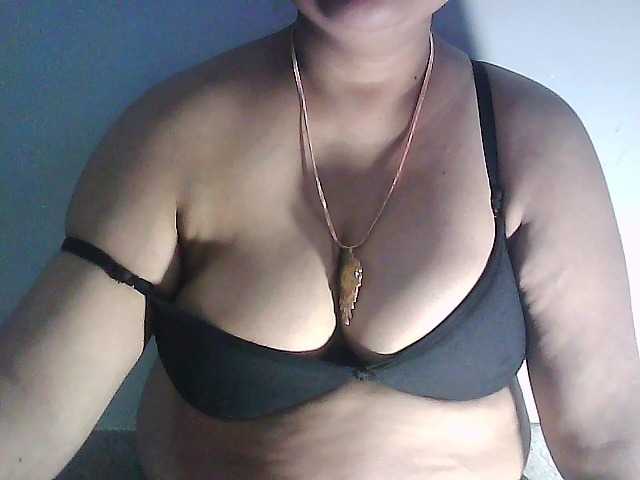 sexycharu live cam on BongaCams
