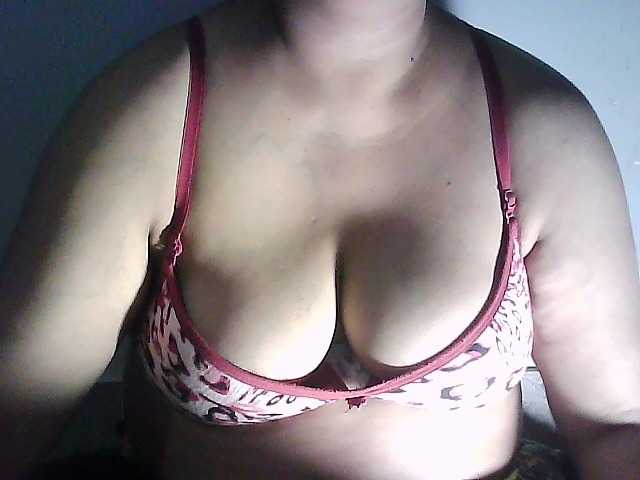 sexycharu live cam on BongaCams