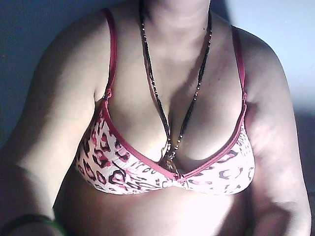 sexycharu live cam on BongaCams