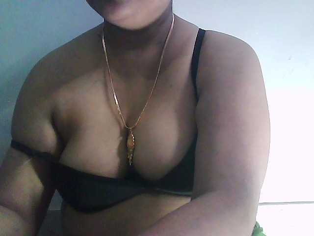 sexycharu live cam on BongaCams
