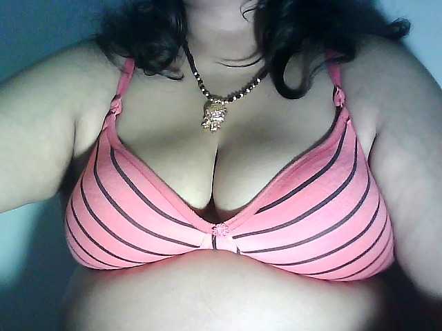 sexycharu live cam on BongaCams