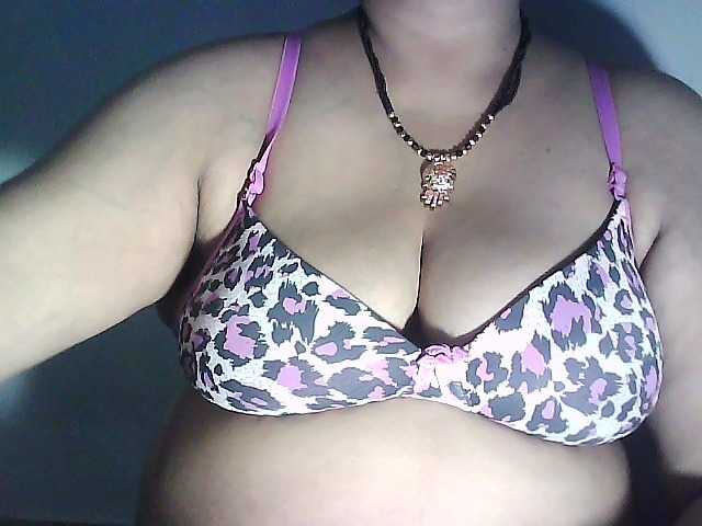 sexycharu live cam on BongaCams