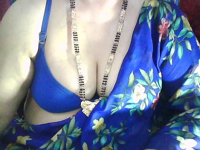 sexycharu live cam on BongaCams
