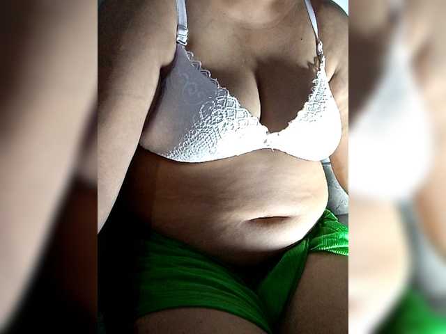 sexycharu live cam on BongaCams