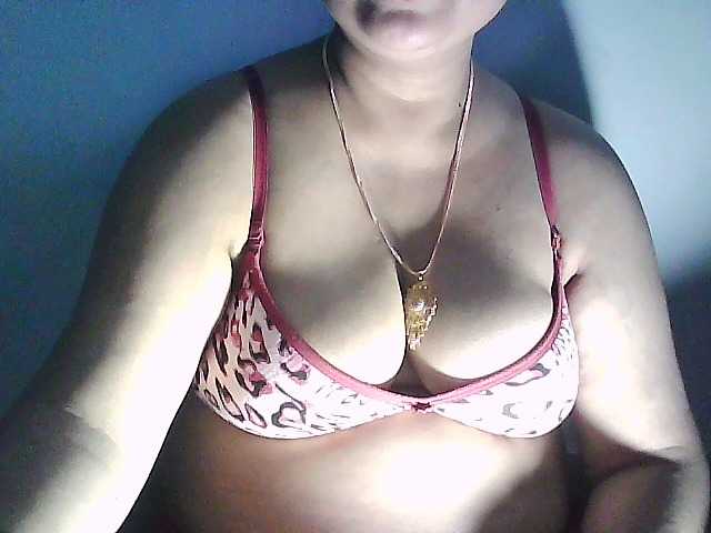 sexycharu live cam on BongaCams