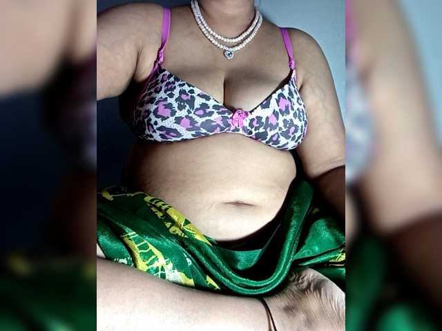 sexycharu, en directo ahora en BongaCams