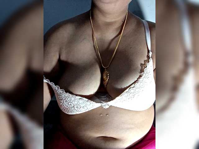 sexycharu live cam on BongaCams