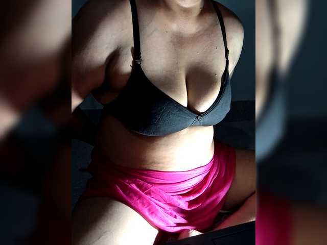 sexycharu live webcam show
