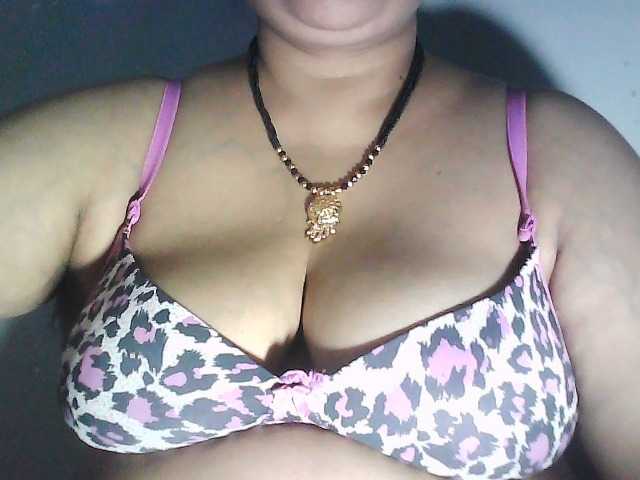 sexycharu live cam on BongaCams
