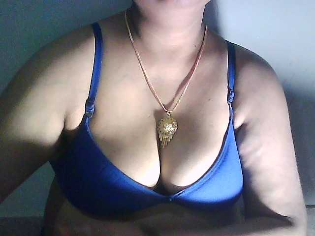 sexycharu live cam on BongaCams