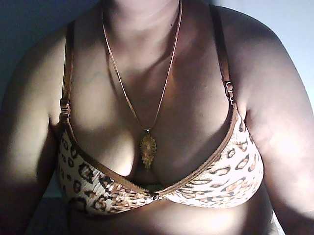 sexycharu live cam on BongaCams