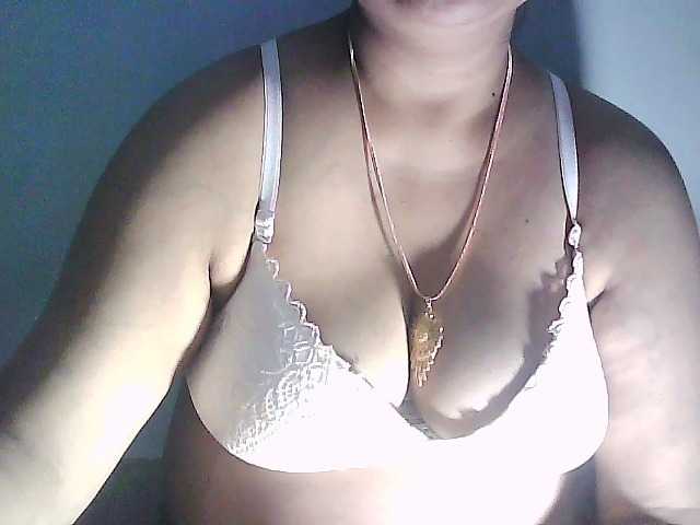 sexycharu live cam on BongaCams