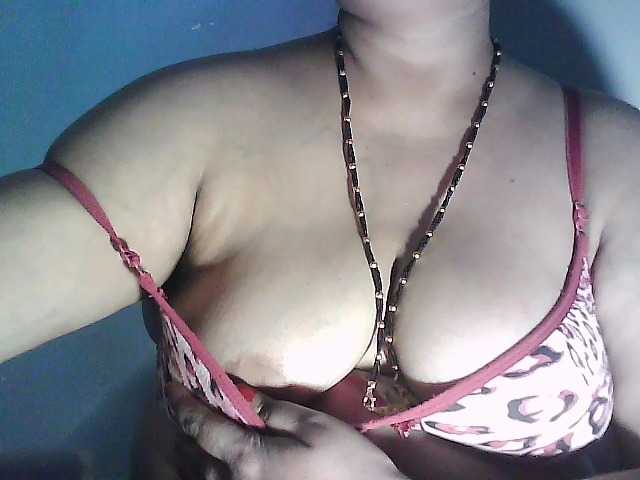 sexycharu live cam on BongaCams