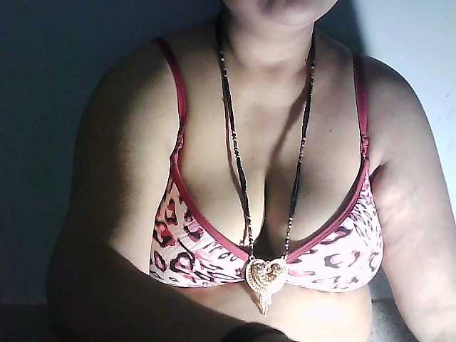 sexycharu live cam on BongaCams