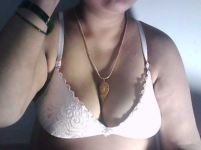 sexycharu live cam on BongaCams
